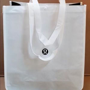 Lot of 10 large Lululemon bags